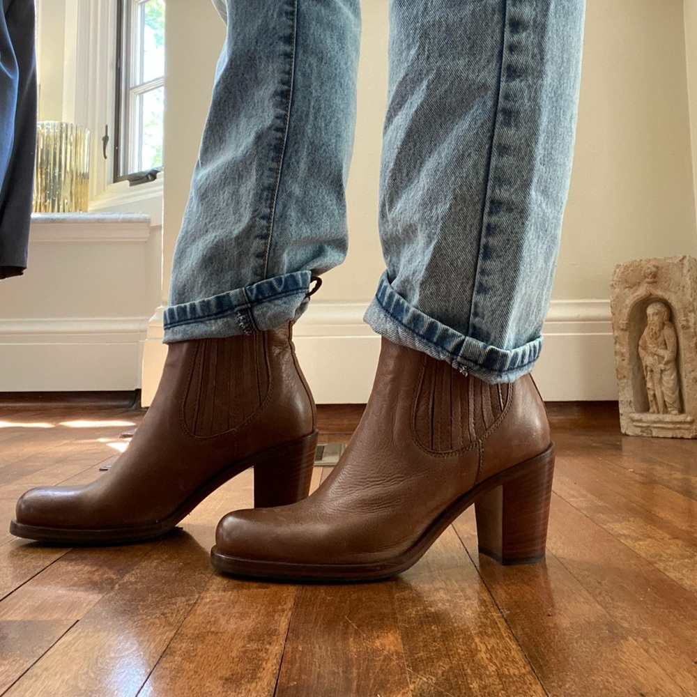 BROWN LEATHER BOOTIES - Picture 3 of 10